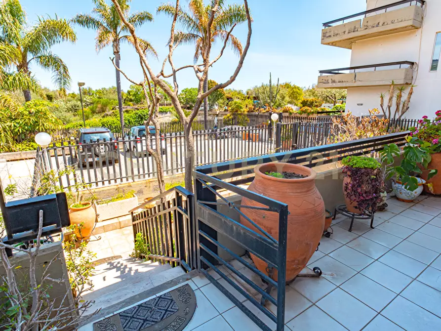 Immagine 20 di Villa in vendita  in Via G. Pezzana 9 a Aci Castello