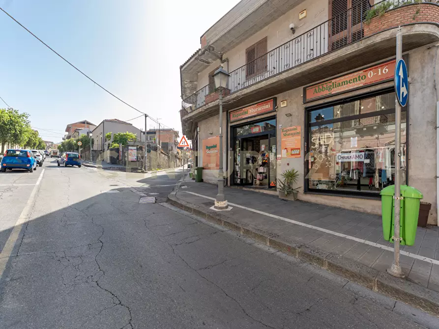 Immagine 4 di Attività commerciale in vendita  in Via Vittorio Emanuele 214 a Belpasso