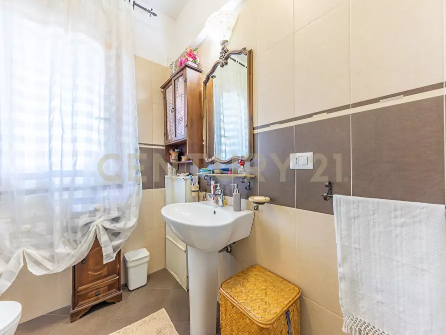 Immagine 9 di Bilocale in vendita  in Via Pollutri 6 a Roma