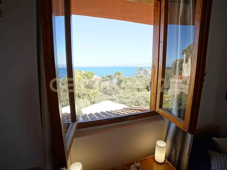 Immagine 14 di Quadrilocale in vendita  in Via dell'Arenella a Isola Del Giglio