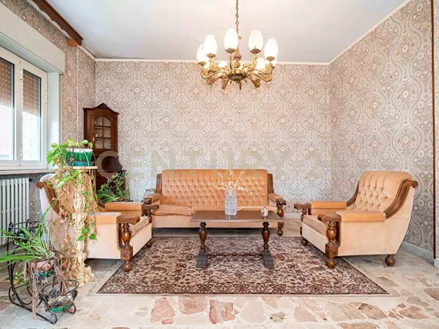 Immagine 9 di Pentalocale in vendita  in Via Roma 135 a Enna