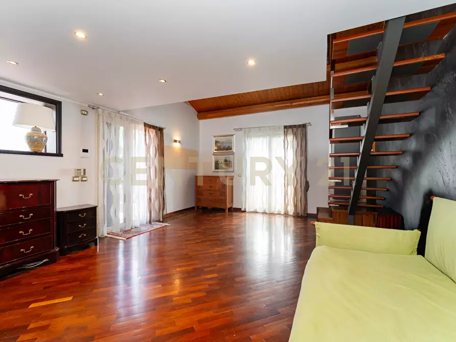 Immagine 20 di Villetta a schiera in vendita  in Via Maria Gianni 81 a Catania