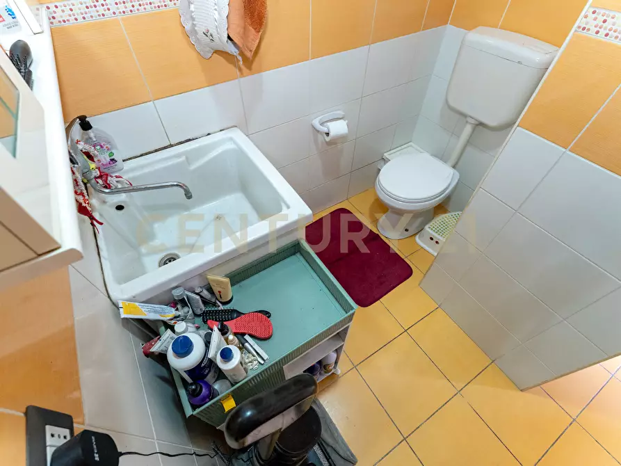 Immagine 35 di Pentalocale in vendita  in Via Cesare Battisti 34 a Belpasso