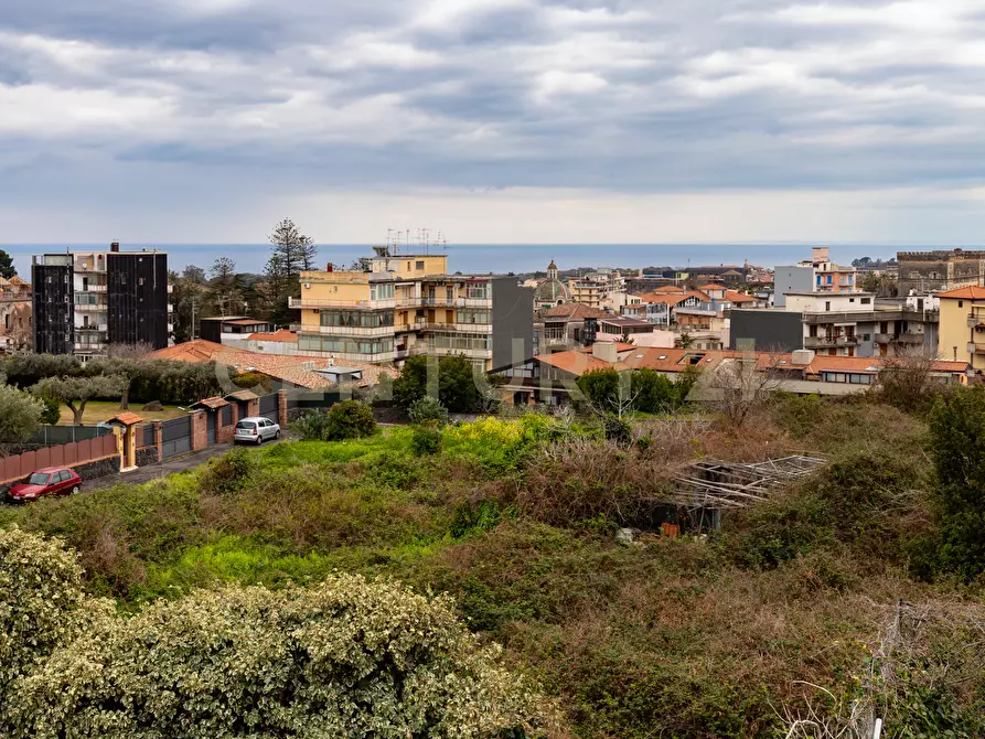 Immagine 54 di Pentalocale in vendita  in Via Lorenzo Maddem 67 a Acireale