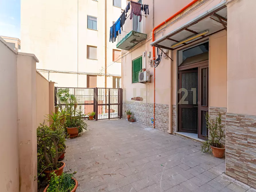 Immagine 7 di Pentalocale in vendita  in Piazza Spedini 8 a Catania