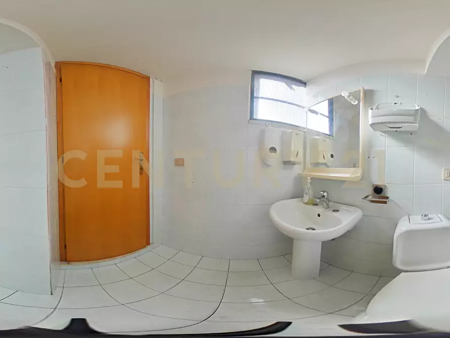 Immagine 36 di Pentalocale in vendita  in Via Pietra dell'Ova 396396 a Tremestieri Etneo