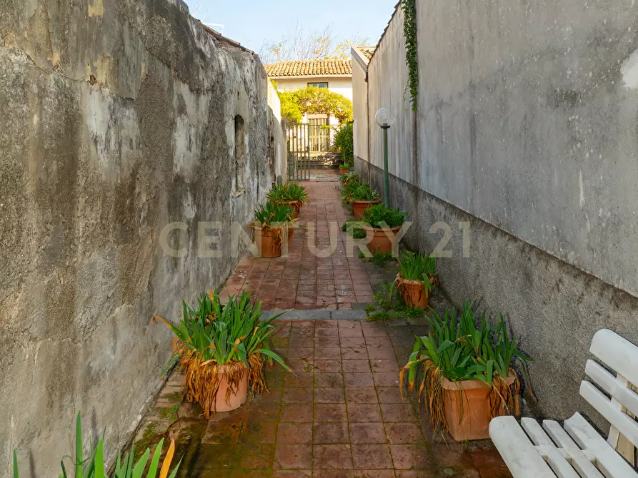 Immagine 71 di Casa indipendente in vendita  in Via Re Martino 212 a Catania