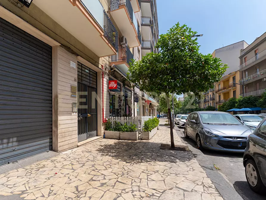 Immagine 10 di Pentalocale in vendita  in Corso delle Province 124 a Catania