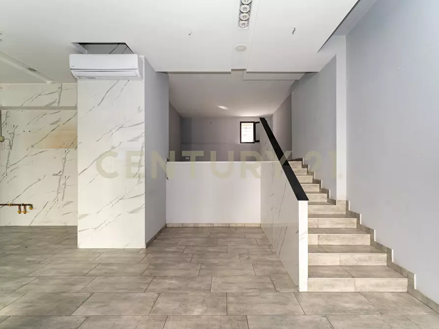 Immagine 6 di Locale commerciale in vendita  in Via Mario Sangiorgi 56 a Catania