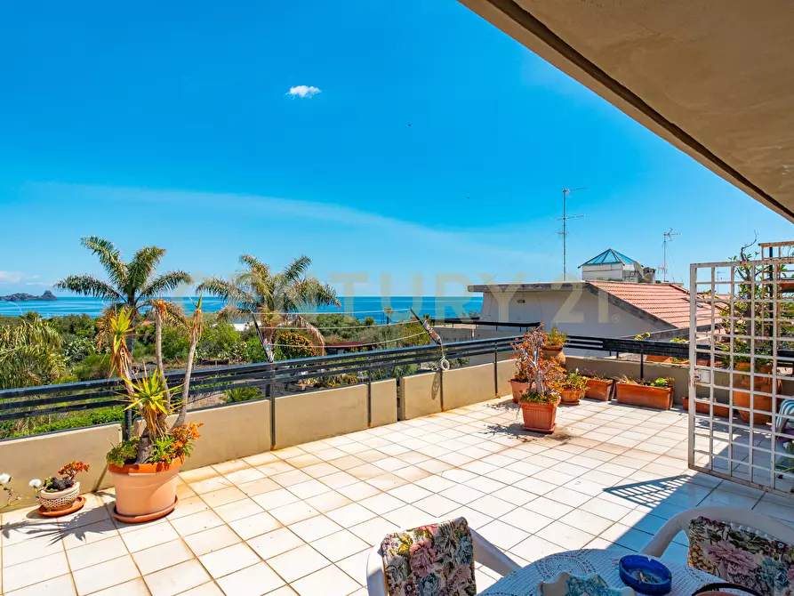 Immagine 3 di Villa in vendita  in Via G. Pezzana 9 a Aci Castello