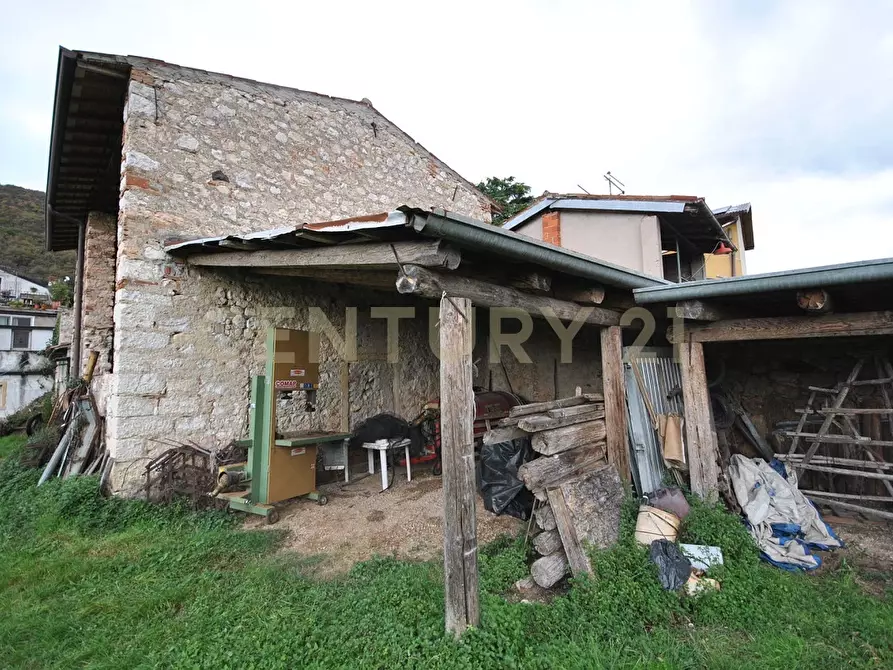 Immagine 17 di Rustico / casale in vendita  in Via Squaranto 6 a Verona