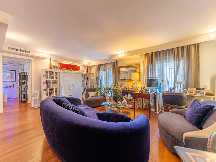 Immagine 2 di Attico in vendita  in Viale Carmelo Bene 320 a Roma