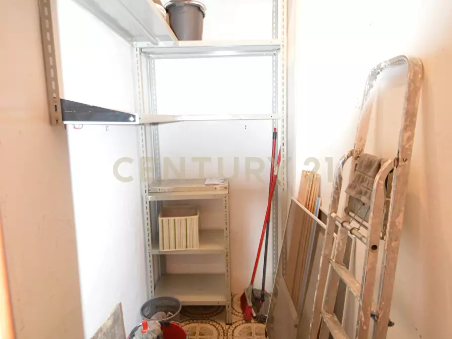 Immagine 25 di Pentalocale in vendita  a Roma