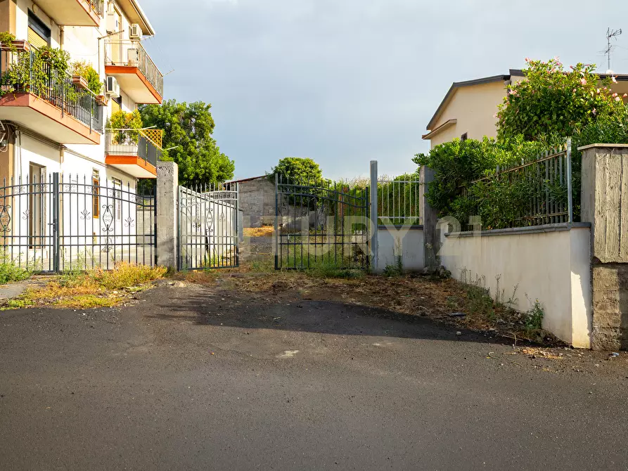 Immagine 11 di Terreno industriale in vendita  in Via Catania 77 a San Gregorio Di Catania