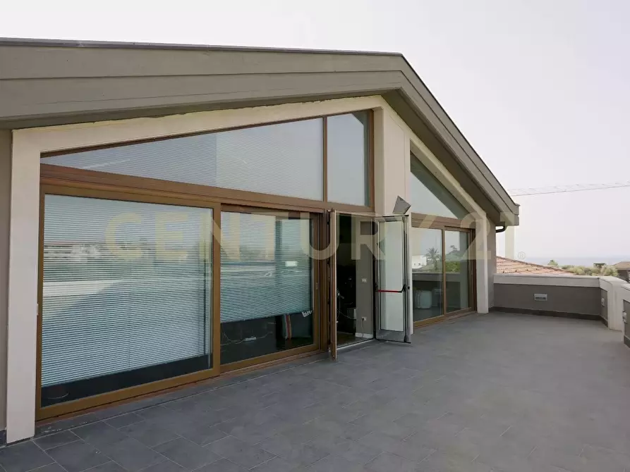 Immagine 27 di Attività commerciale in vendita  in Via Napoli sn a Aci Castello