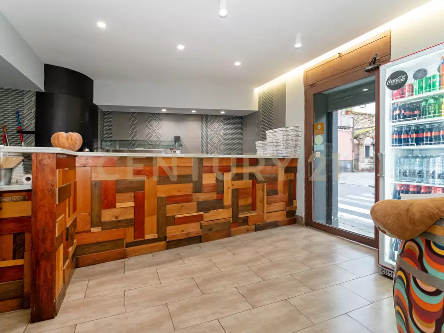 Immagine 7 di Pizzeria / Pub in vendita  in Via Umberto 80 a Sant'agata Li Battiati