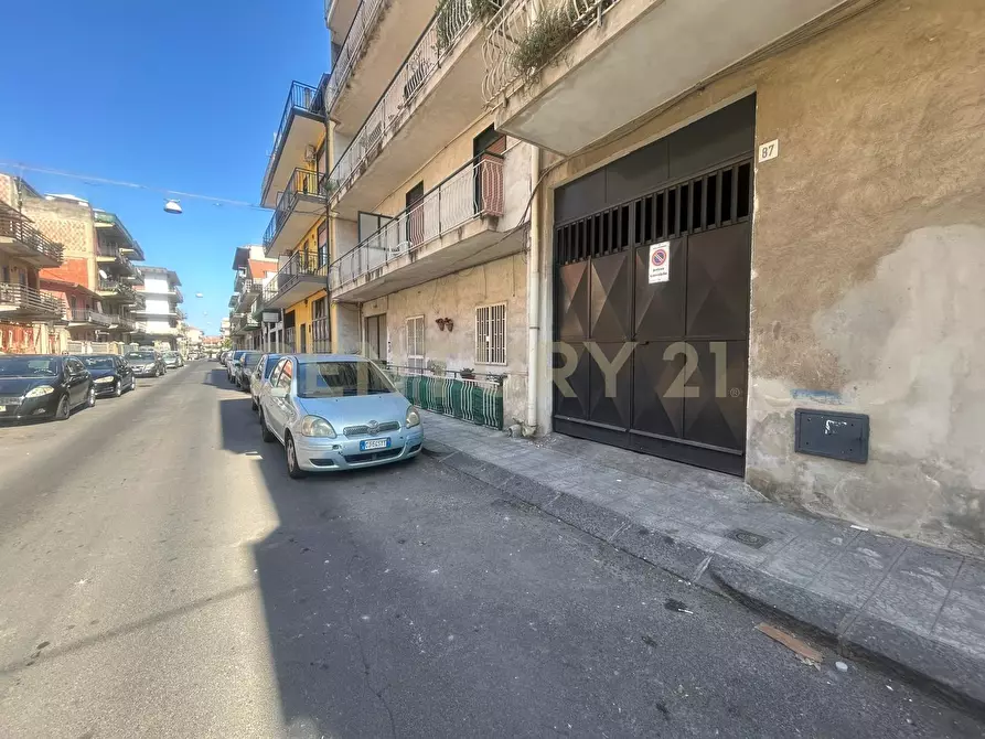 Immagine 2 di Garage in vendita  in Via Livorno 89 a Misterbianco