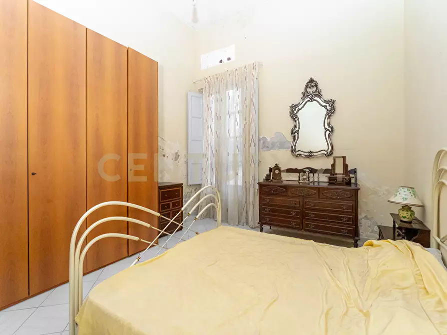 Immagine 11 di Bilocale in vendita  in Via Wrzì 128 a Catania