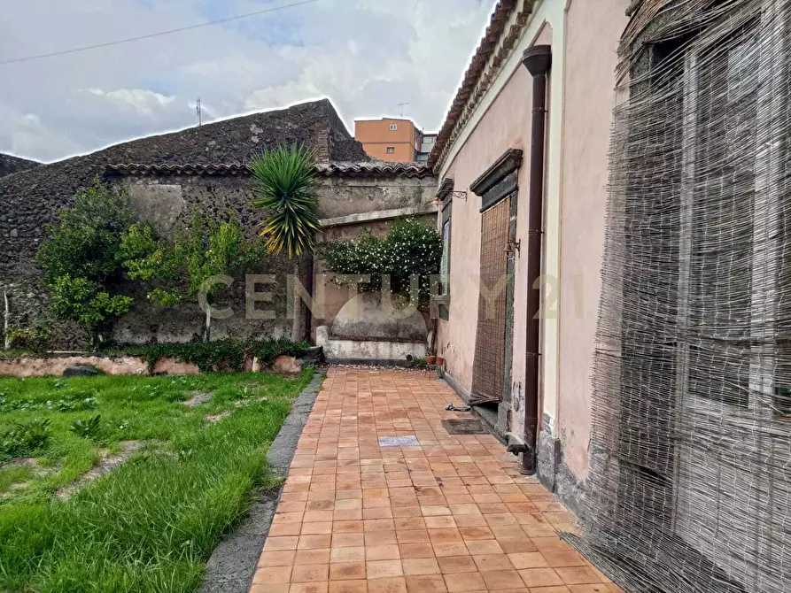 Immagine 77 di Villa in vendita  in Via Calvario 43 a Mascalucia