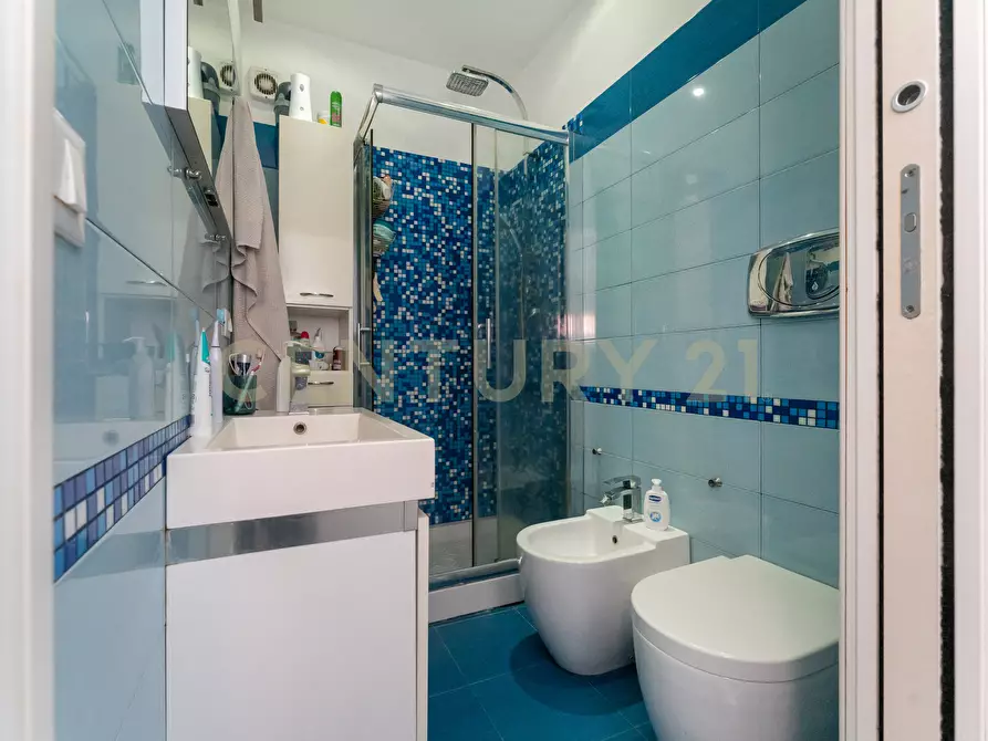 Immagine 8 di Bilocale in vendita  in Via Livorno 101 a Aci Castello