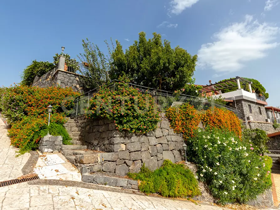 Immagine 84 di Villa in vendita  in Via Brinzio 20 a Aci Catena