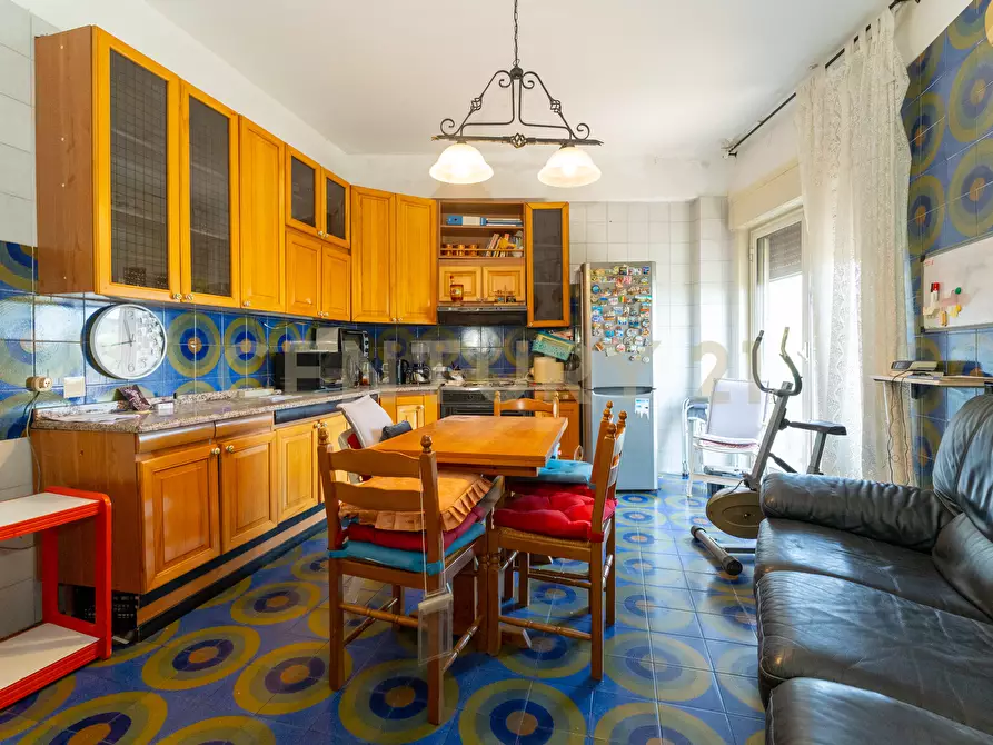 Immagine 18 di Pentalocale in vendita  in Via Madonna delle Lacrime 64 a Catania