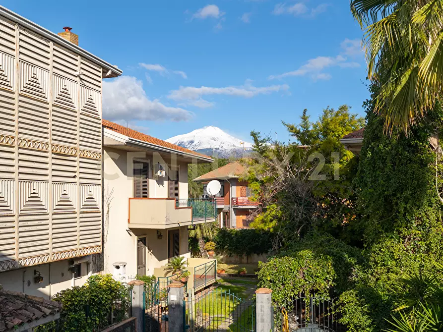 Immagine 21 di Quadrilocale in vendita  in Vicolo  Aurora 8 a Tremestieri Etneo