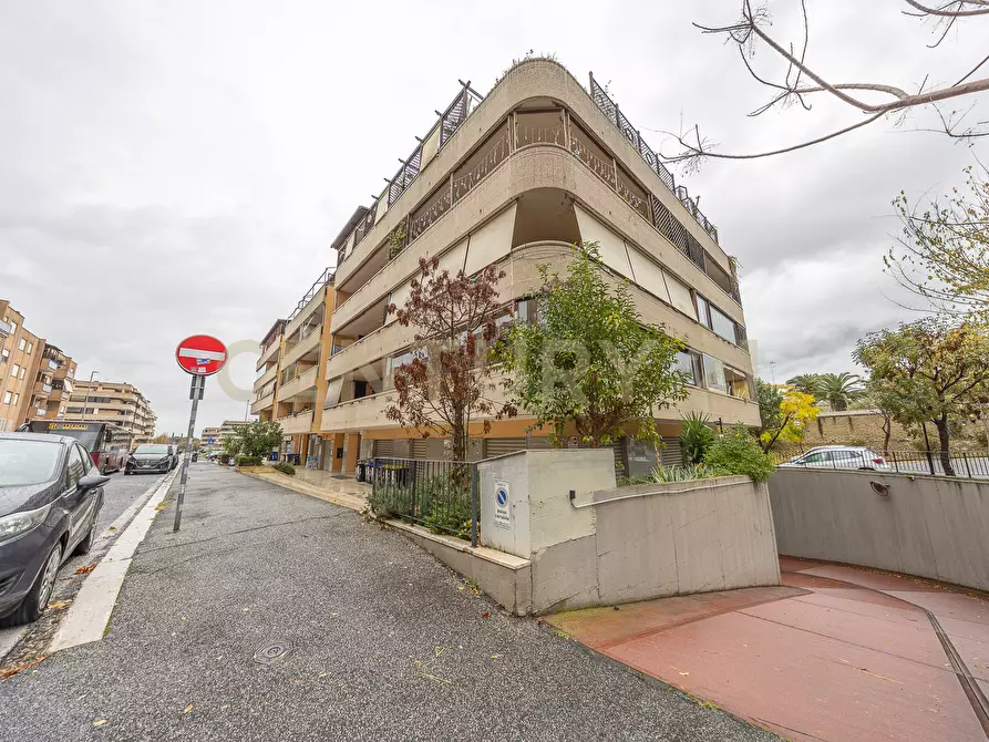Immagine 21 di Bilocale in vendita  in Via Paolo Stoppa 38 a Roma