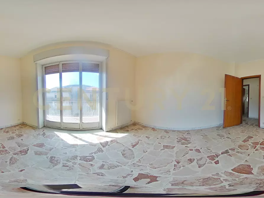 Immagine 45 di Pentalocale in vendita  in Via Carnazza 2 a Tremestieri Etneo