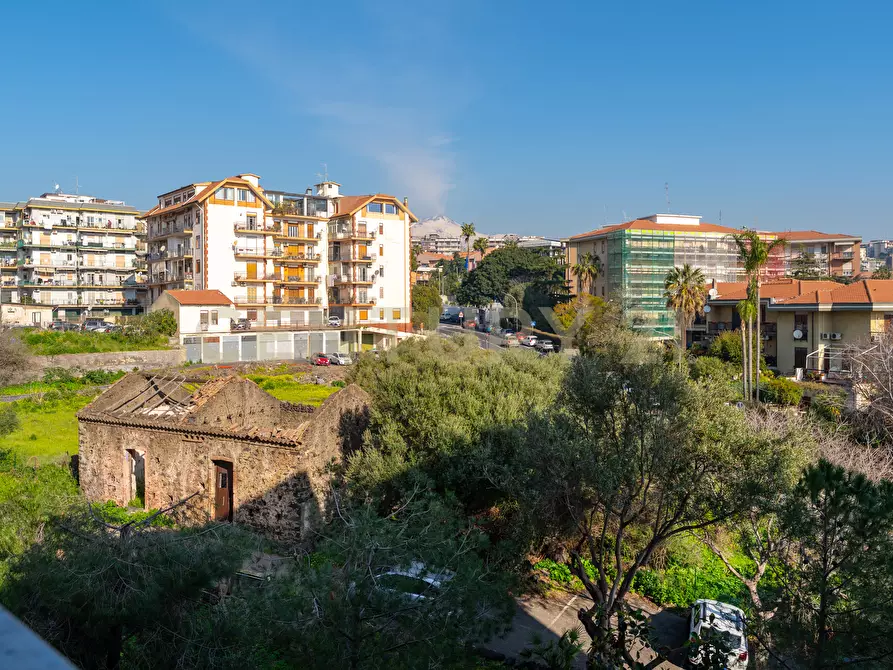 Immagine 21 di Trilocale in vendita  in Via Novaluce 48 a Tremestieri Etneo