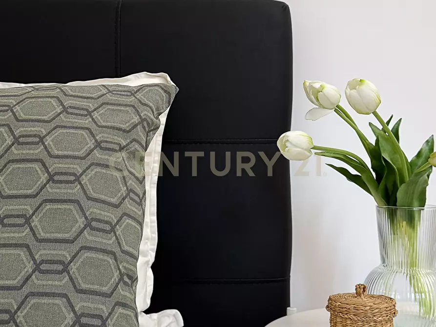 Immagine 33 di Appartamento in vendita  in Via Lampedusa a Roma