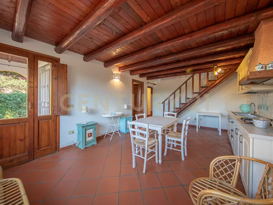 Immagine 3 di Casa indipendente in vendita  in Via Madrid a San Teodoro
