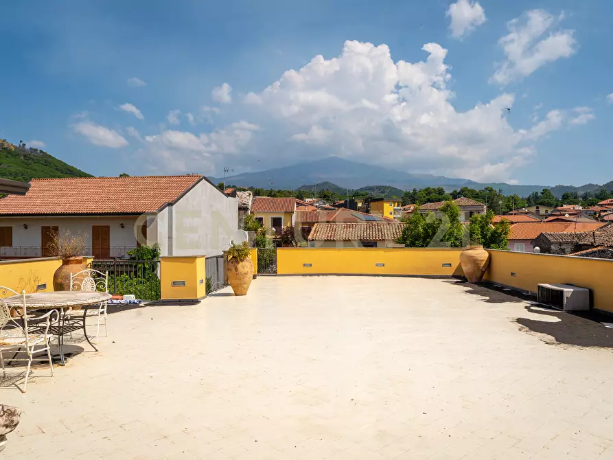 Immagine 121 di Casa indipendente in vendita  in Via Giuseppe Garibaldi 68-70-72 a Nicolosi
