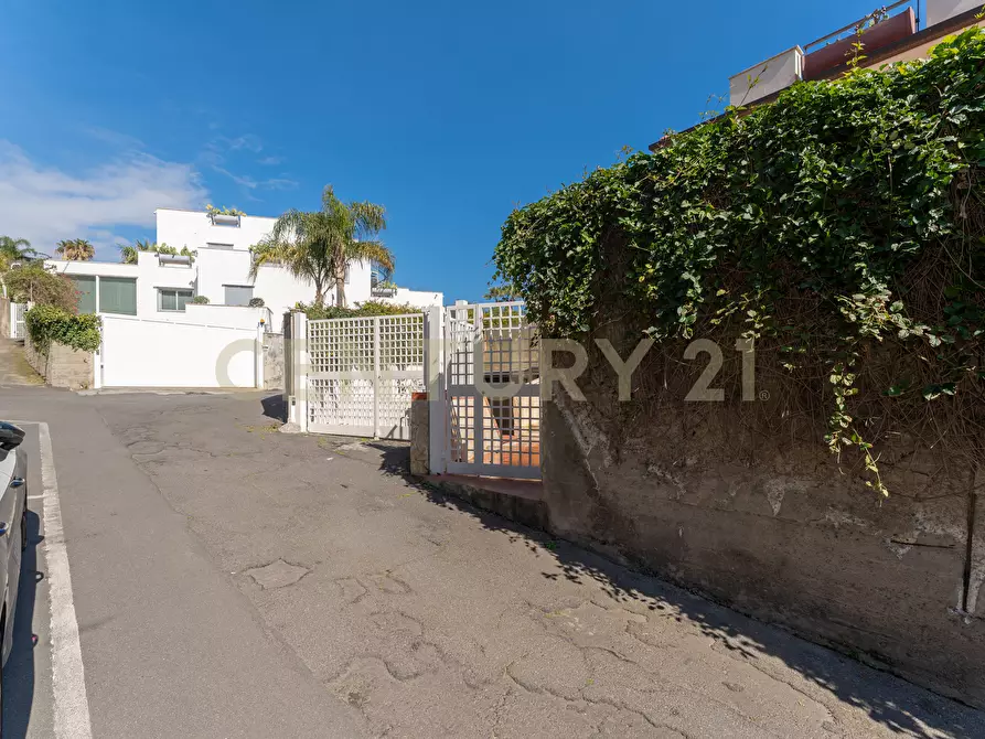 Immagine 4 di Villa in vendita  in Via Antonello da Messina 57 a Aci Castello