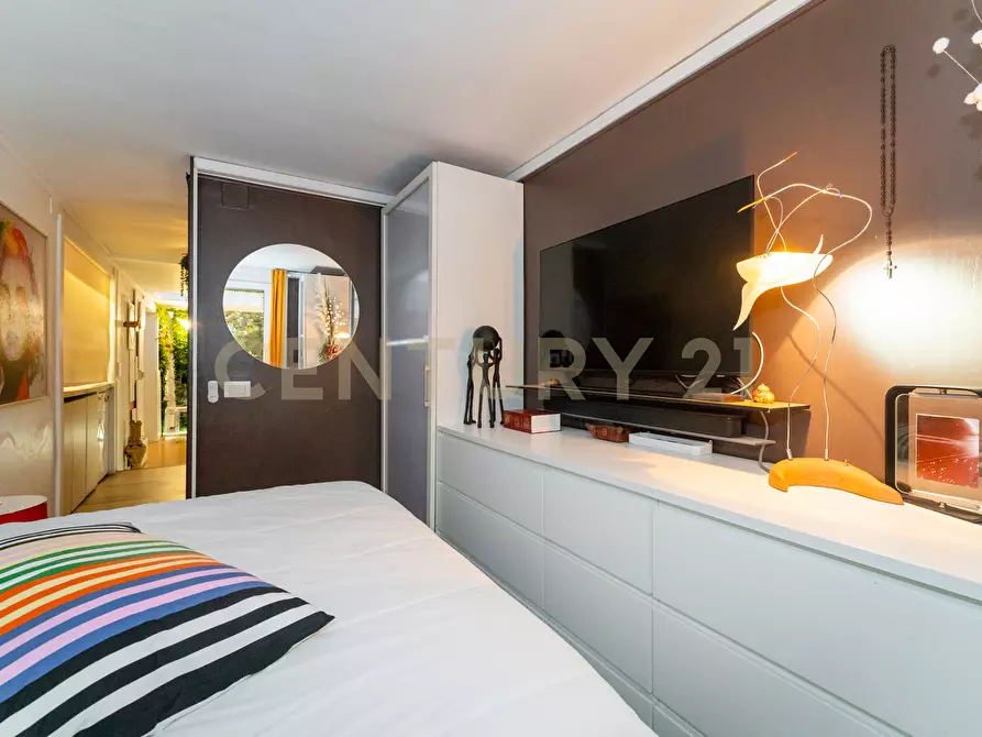 Immagine 31 di Locale commerciale in vendita  in Via Vittorio Emanuele Orlando 125 a Catania