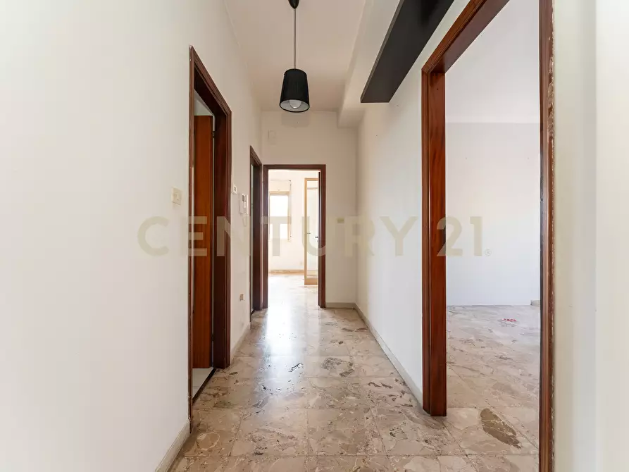 Immagine 39 di Bilocale in affitto  in Via delle Acacie 9 a Catania
