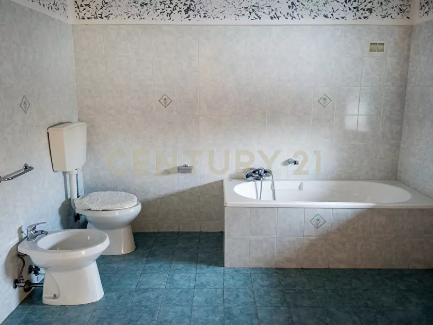 Immagine 9 di Appartamento in vendita  in Via Corinto 30 a Adrano