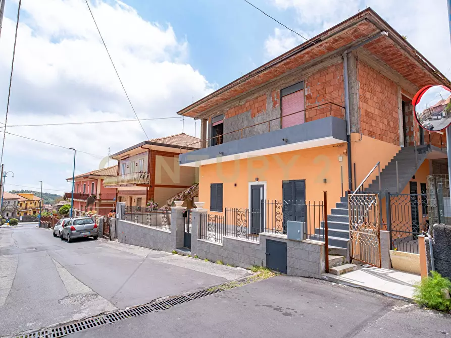 Immagine 1 di Casa semindipendente in vendita  in Via San Giuseppe 11 a Pedara