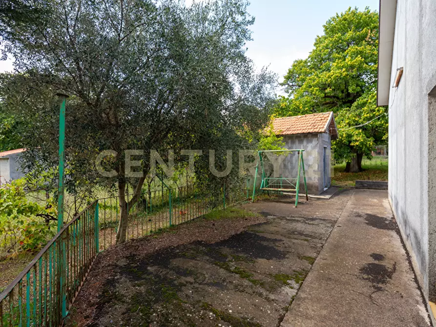 Immagine 14 di Villa in vendita  in Contrada Scolaro Cisterna a Adrano