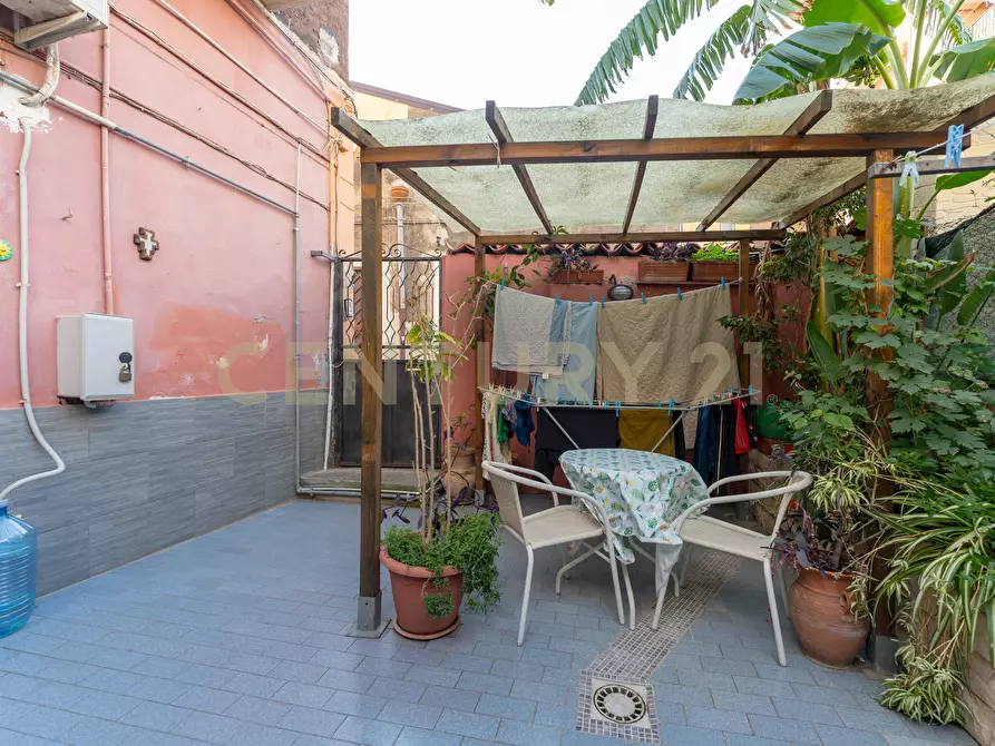 Immagine 13 di Bilocale in vendita  in via adelia 98 a Catania