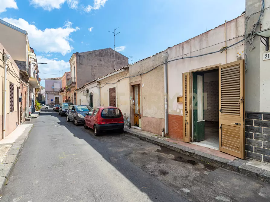 Immagine 27 di Casa indipendente in vendita  in Via Duca di Massa 17/19 a Aci Castello