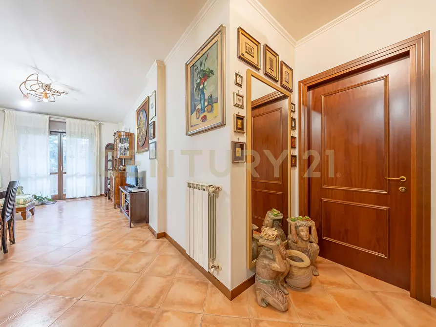 Immagine 12 di Bilocale in vendita  in Via Paolo Stoppa 38 a Roma