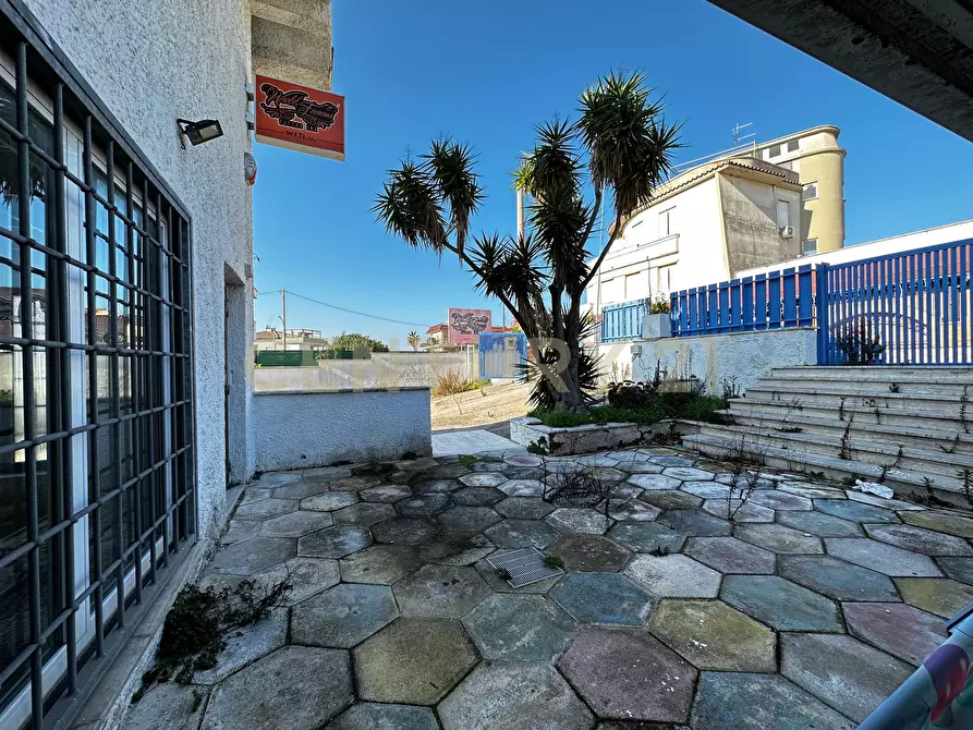 Immagine 30 di Locale commerciale in vendita  in Via Partenope 2 a Anzio