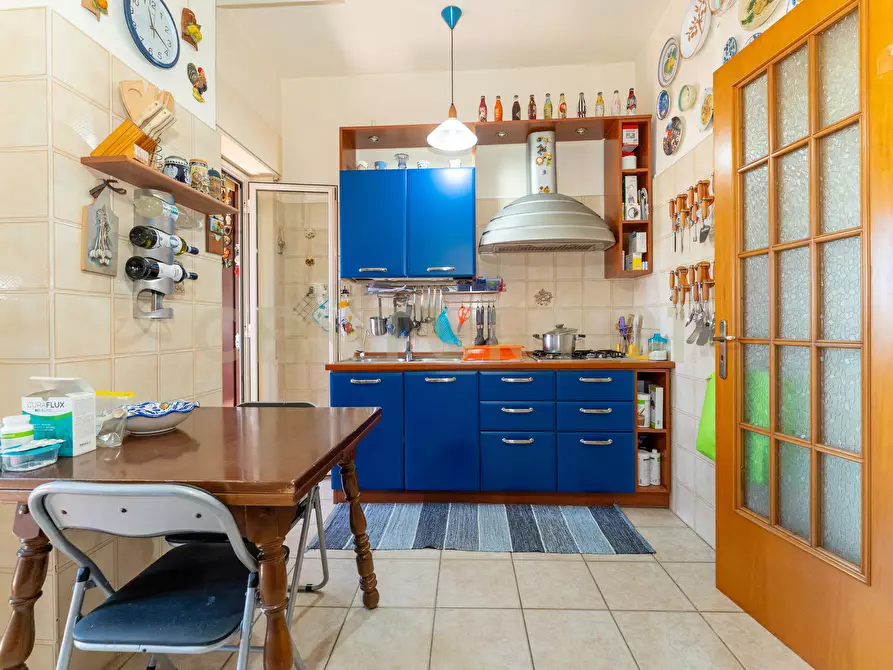 Immagine 39 di Quadrilocale in vendita  in Corso dei Mille 54 a Catania