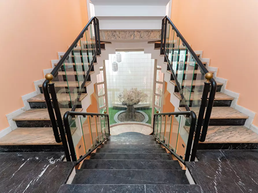 Immagine 60 di Villa in vendita  in Via Ingegnere 130 a Catania