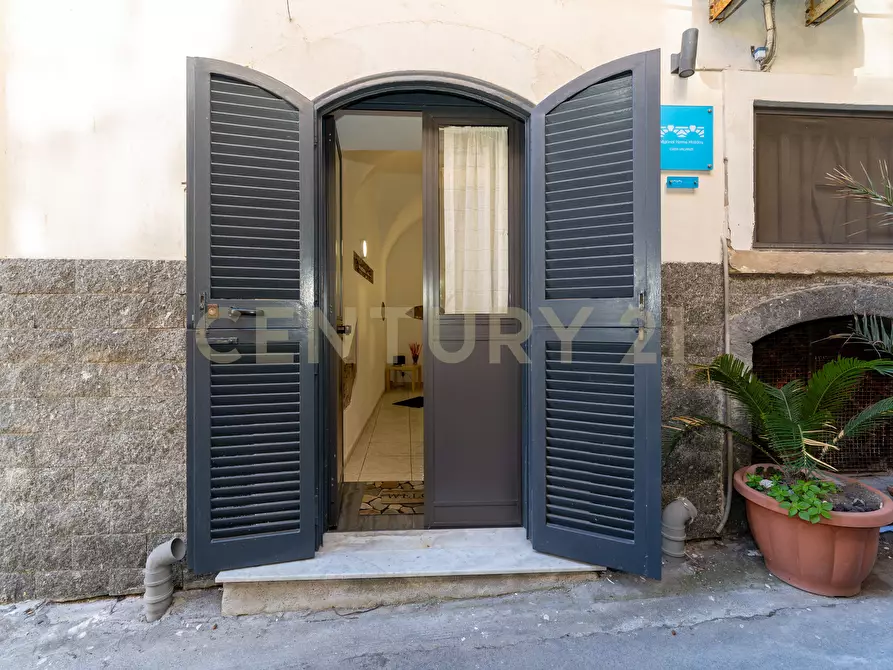 Immagine 2 di Casa indipendente in vendita  in Via Marinai 14 a Catania