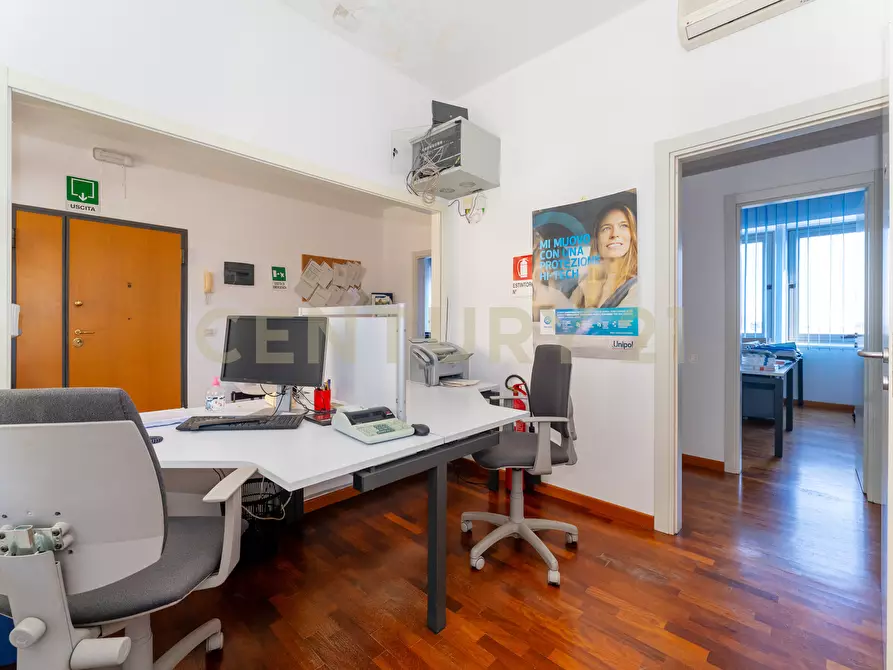 Immagine 31 di Pentalocale in vendita  in Corso Sicilia 64 a Catania