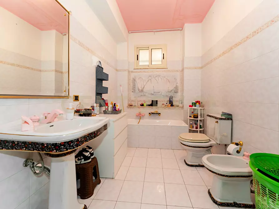 Immagine 26 di Pentalocale in vendita  in Via Goffredo Mameli 4 a Belpasso