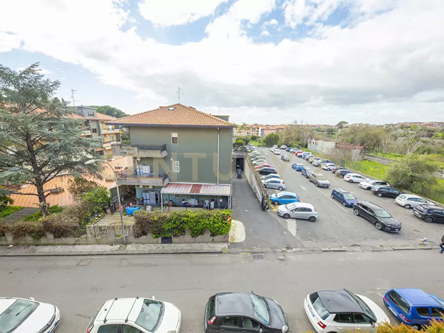 Immagine 12 di Quadrilocale in vendita  in Via Luigi Capuana 42 a Tremestieri Etneo