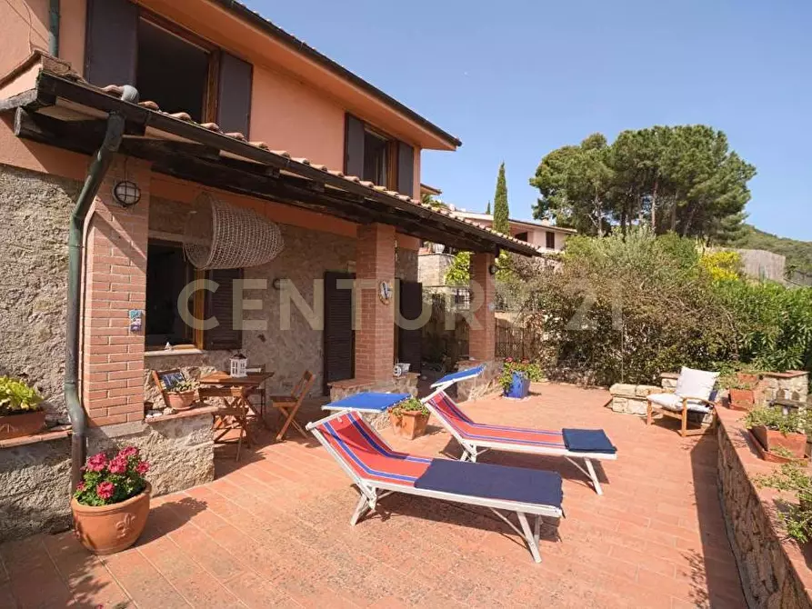 Immagine 3 di Quadrilocale in vendita  in Via dell'Arenella a Isola Del Giglio